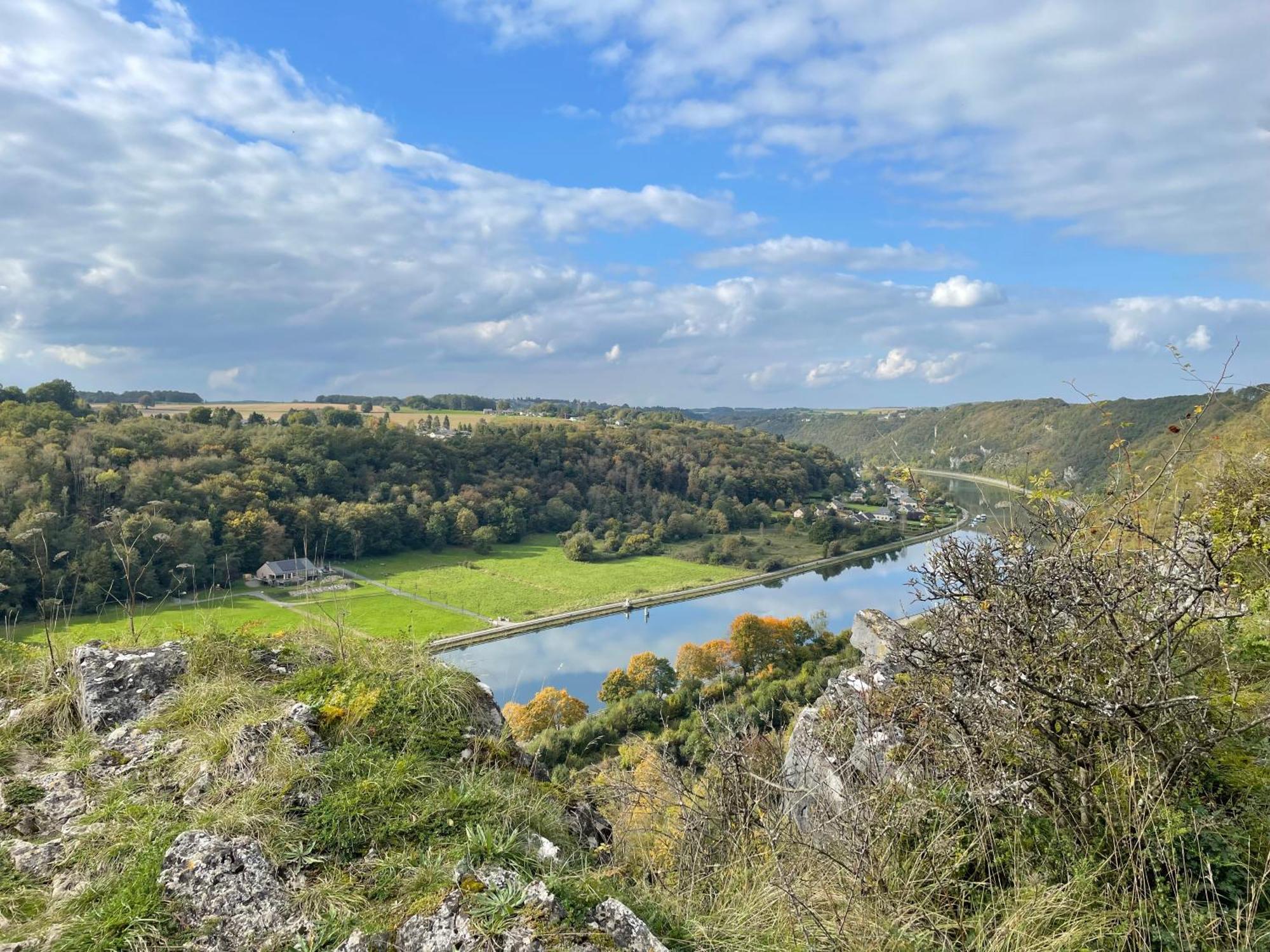 Mooie Bungalow In De Prachtige Natuur Hastiere-par-dela ภายนอก รูปภาพ